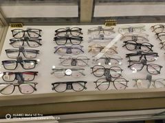 -美式眼镜·授权蔡司.依视路.尼康.豪雅.明月(南翔印象城店)