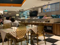 大堂-新大咀港式茶餐厅(宝山万达店)