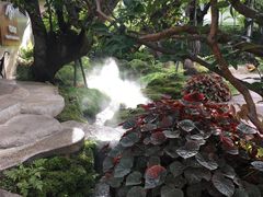 -Chom Cafe and Restaurant
