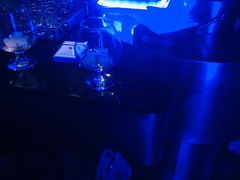-OMO PARTY HOUSE