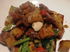 菌酱螺旋粉炒牛上脑-有璟阁港式餐厅(国贸商城店)
