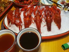 -虾弄弄海派小龙虾·牛羊蝎子火锅