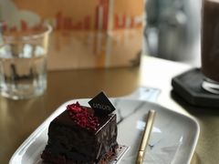 -UNI UNI(环亚凯瑟琳店)