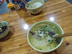 -老字号巴山酸菜米线(巴渝佳梦小区店)