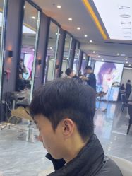 -藤野造型烫染·漂发