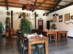 大堂-东家小院金汤酸菜鱼(南阳路店)