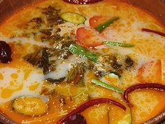 -洱火云南酸菜牛肉火锅(石景山当代商城店)