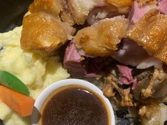 招牌巴伐利亚烤脆皮猪肘-LENBACH兰巴赫西餐啤酒坊(大连东港店)