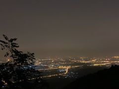 -鬼笑石后山停车场