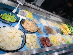 -成都你六姐·牛肉冒菜(城市集市合生汇店)