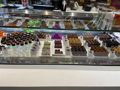 面包甜点陈列柜-GODIVA(宁波来福士店)