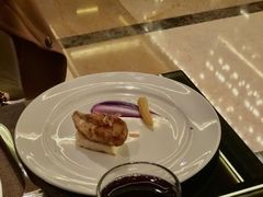 -大中华希尔顿酒店-念自助餐·嗨啤·小龙虾