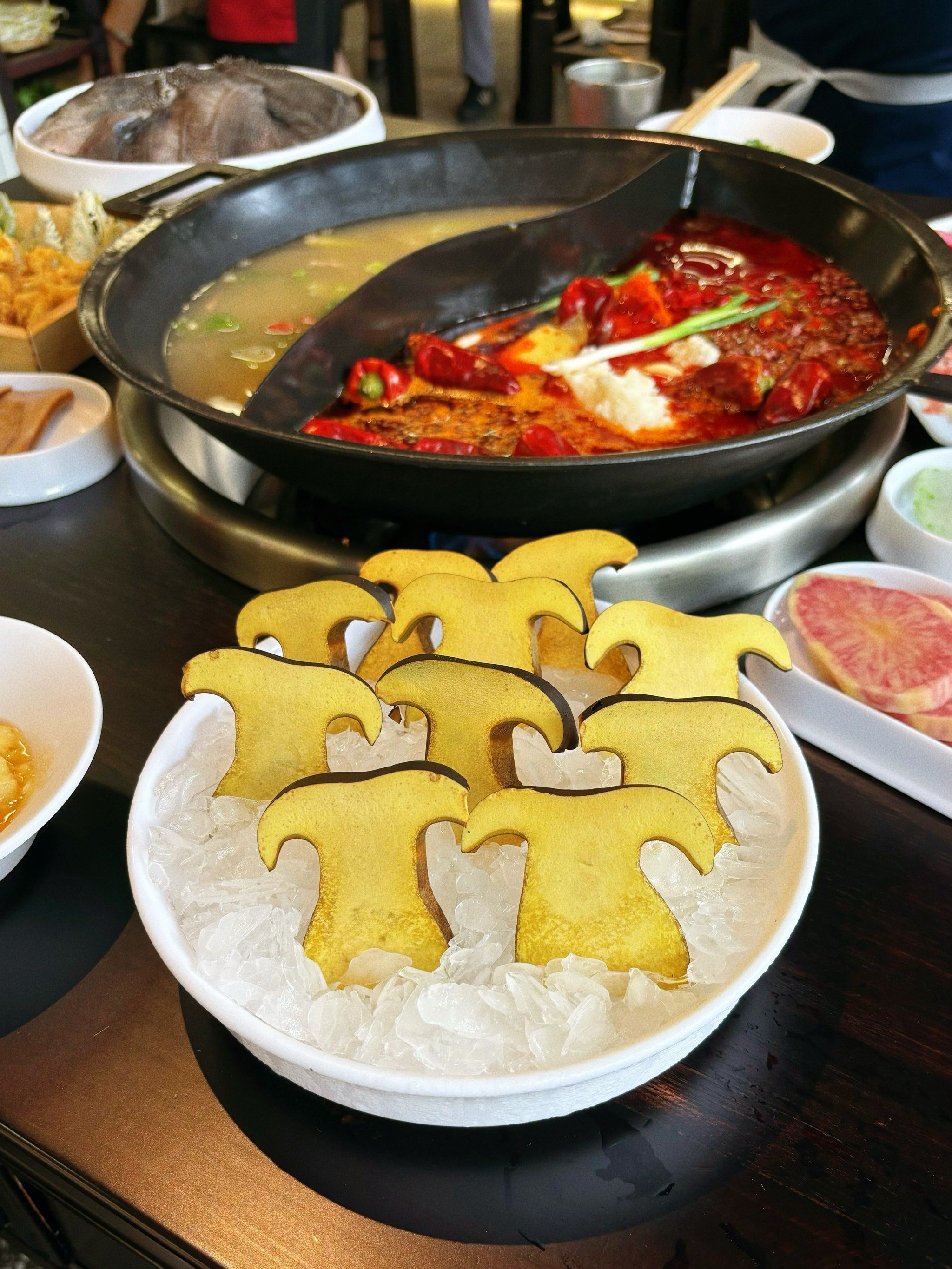 原来牛肝菌煮火锅这么好吃