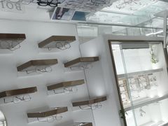 -翰佐蔡司小乐圆·依视路星趣控·暴龙眼镜折扣店