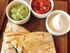 -ROAST coffee & eatery