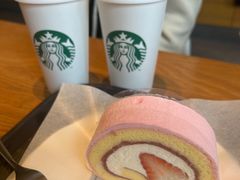 季节限定草莓瑞士卷-星巴克臻选(扬州京华城店)