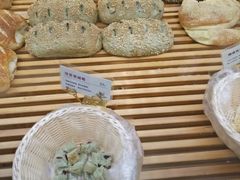 -焙丽拾光(麦凯乐直营店)