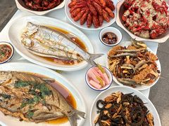 -丹水桥地锅鱼·翘嘴鲌·地方特色全鱼宴(丹江口大坝店)