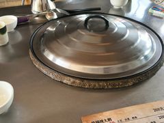 -粘豆包柴火铁锅炖