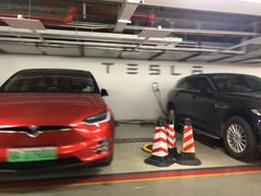 -汉商武展购物中心-停车场