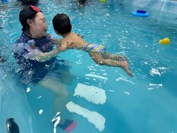 -熊小米专业儿童游泳馆