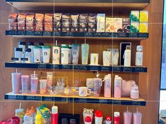 零售区-星巴克臻选(莘庄仲盛店)