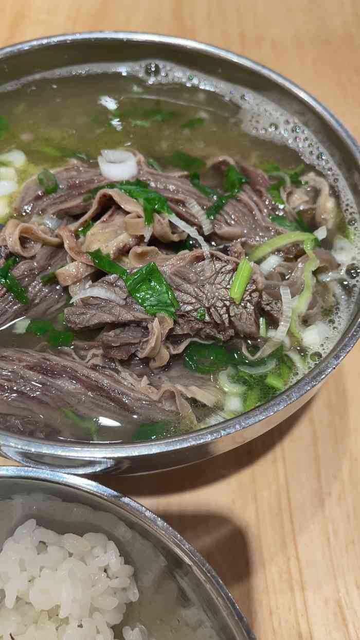 金家牛犁延边朝鲜族汤饭·牛肉汤饭(北国店)-"[薄荷]环境:位置在休门