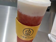 草莓丸奶-丸摩堂鲜果茶(九方店)