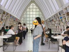 -钟书阁(松江泰晤士小镇店)