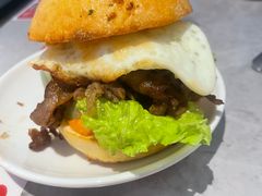 秘汁炭烤风味牛堡-必胜客(长安长青店)