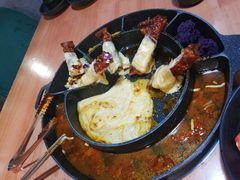 -肥肥虾庄·金牌油焖大虾(杨园滨江时代walk店)