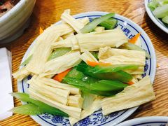 芹菜腐竹-门框胡同百年卤煮(新街口店)