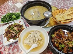 -土砂锅生态山庄·非遗砂锅雅鱼