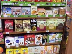 -全家便利店(洛川东路店)