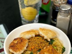 墨鱼饼蟹黄捞面-牛记咖喱美食(十月初五日街店)
