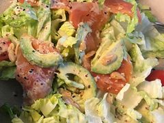 牛油果三文鱼沙拉-HELLO 27 意面·沙拉·帕尼尼