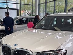 -上海宝信宝马4S店