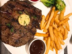 碳烤肉眼牛排及秘制牛排汁-WOLFGANG PUCK KITCHEN & BAR(迪士尼小镇店)