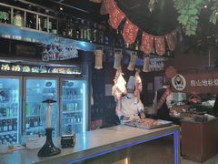 -路边边地标烧烤·川菜·小龙虾·音乐酒馆(良乡长虹店)