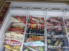 -咻啵翔翔零食基地(万达广场店)