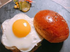 -HIGH FIVE哈福手工汉堡(桂林路店)