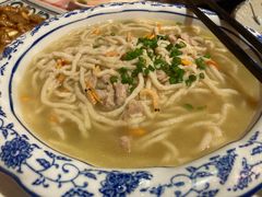 鸡汤手工鱼面-龙桥私厨·姜花菊花过桥鱼·顺德菜(容桂店)