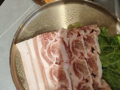 -围炉肉舍•炭烤活鳗•丹东海鲜烤肉(步行街店)