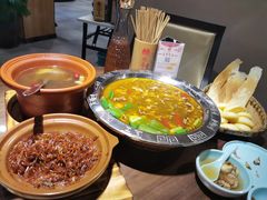 -有红鸡毛店·川菜(建设路店)