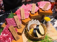 -山川小町·极番烧肉(新地假日广场店)
