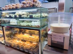 面包甜点陈列柜-白玉兰食品(甜云店)