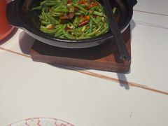-阿瓦山寨·湘菜现炒·剁椒鱼头王(咸阳总店)