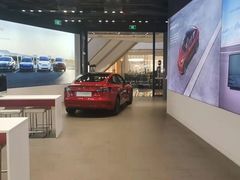 -TESLA 特斯拉(上海太古汇体验店)