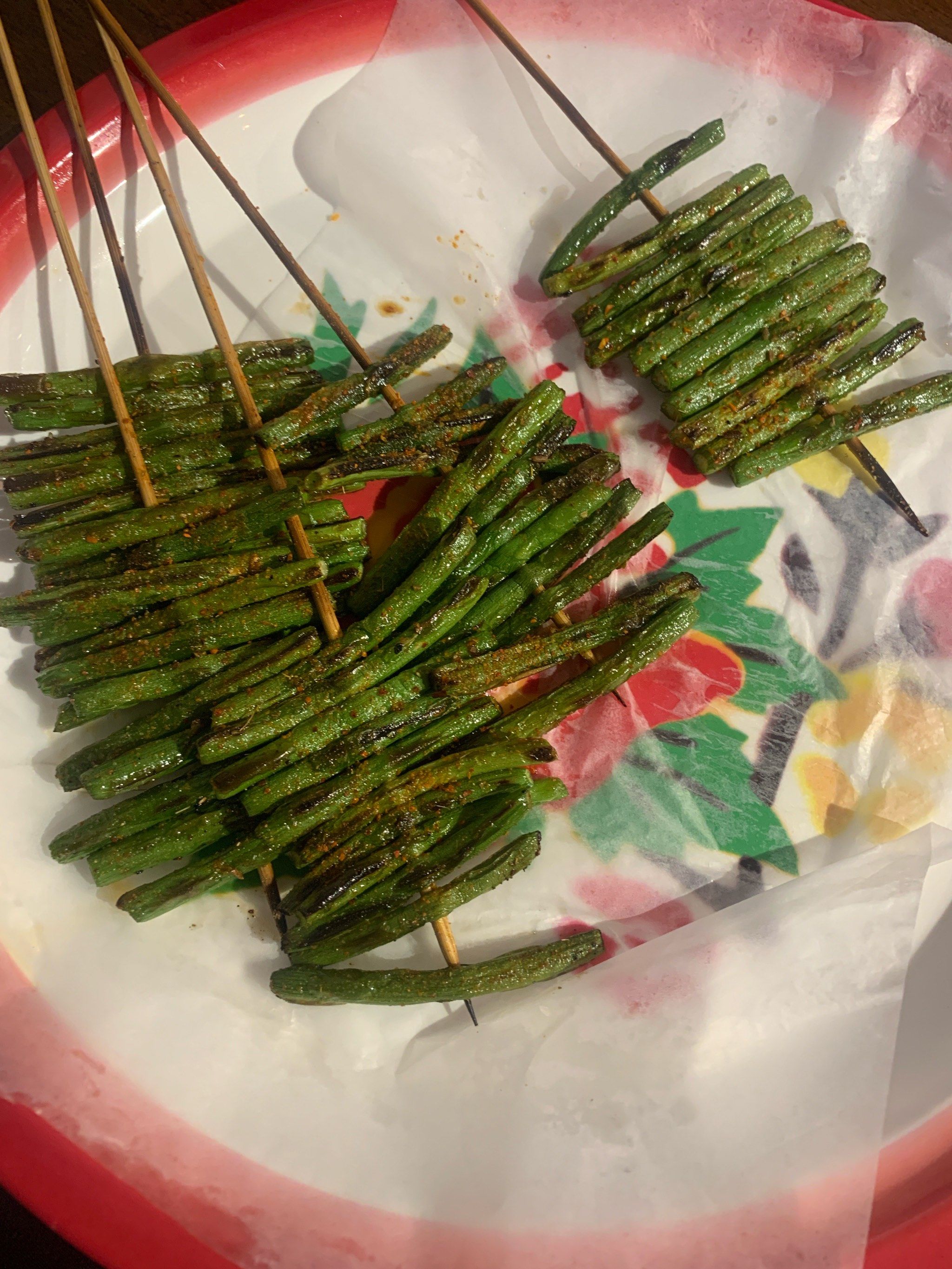 0元玩转这座城烤蒜苗不错,烧烤的话只有晚上才有哦