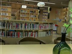 -漕河泾街道图书馆(漕河泾社区文化活动中心店)